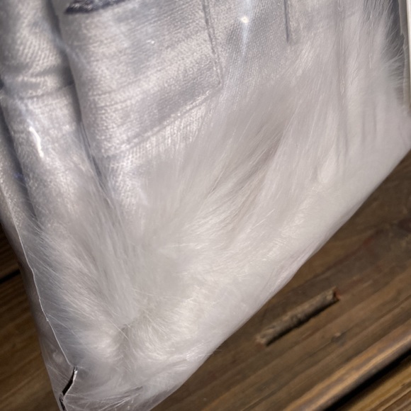 Pottery Barn Kids X Monique Lhuillier Collaboration Faux Fur Advent Calendar - Picture 11 of 15